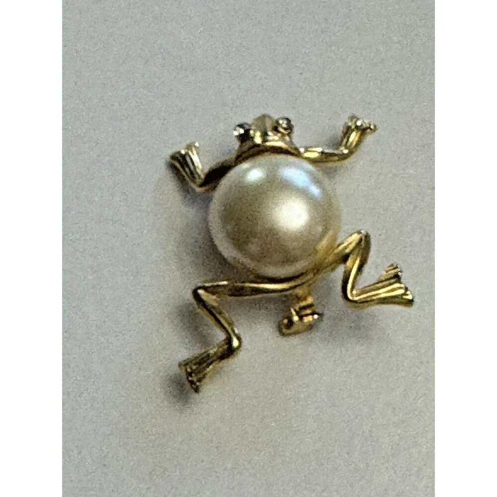Vintage Gold Tone Frog Brooch Faux Pearl Belly 1.25 Inch